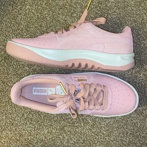 NEW pink puma sneakers